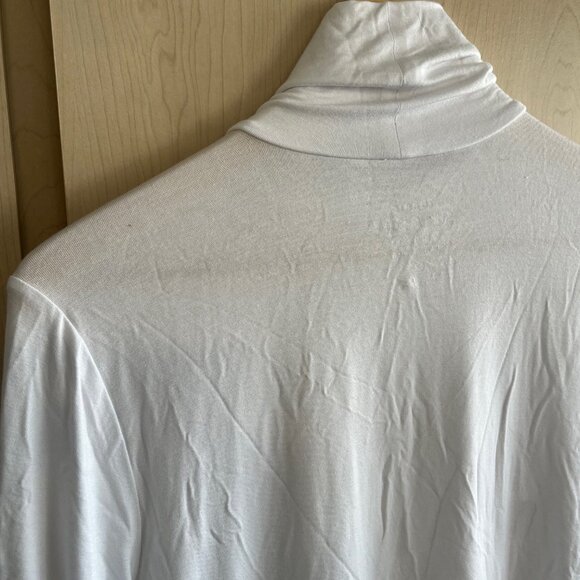 New Torrid Super Soft Knits White Turtleneck Tee 3/4 Sleeve Sz 00 NWT - Picture 3 of 7